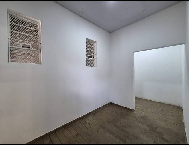 346M² RETAIL TO LET IN HALFWAY HOUSE